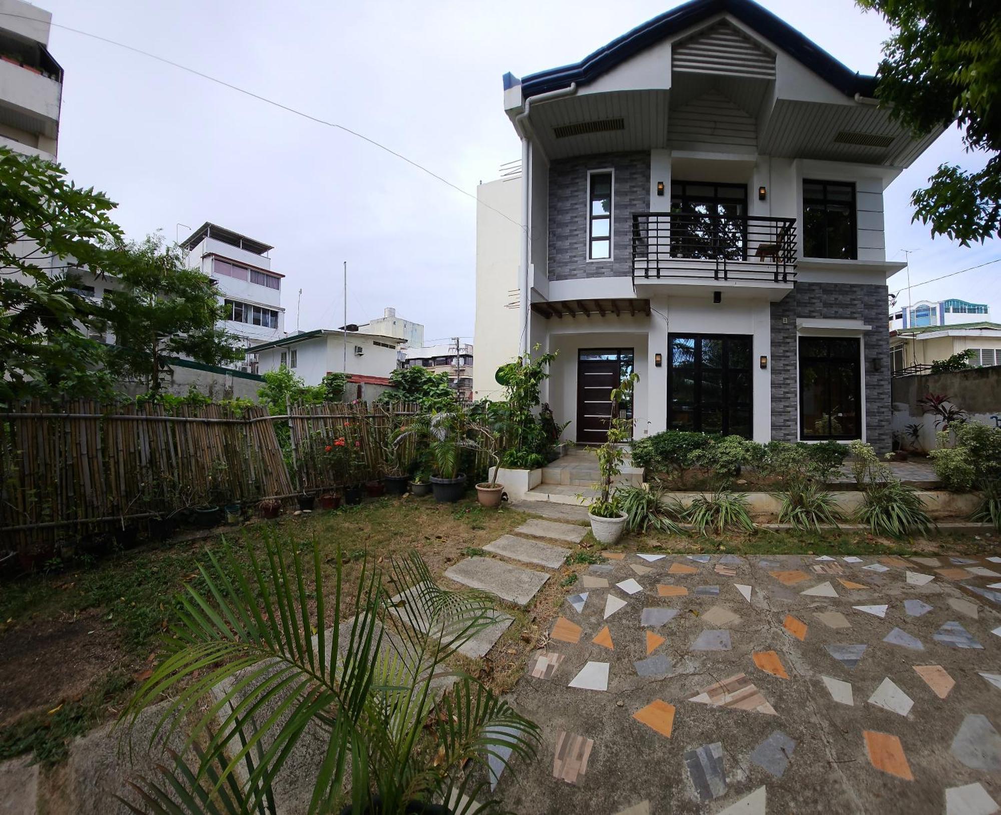 Andrew N Sophia'S Guest House Puerto Princesa Ngoại thất bức ảnh
